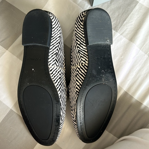 Vionic : Black & White Loafers - Picture 3 of 3